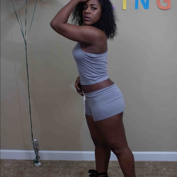 Short Set - Picture 7 of 8